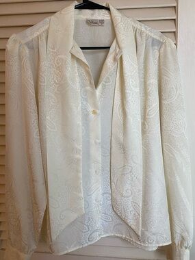 Light Yellow Paisley Print Vintage Dalton Button-Up Blouse